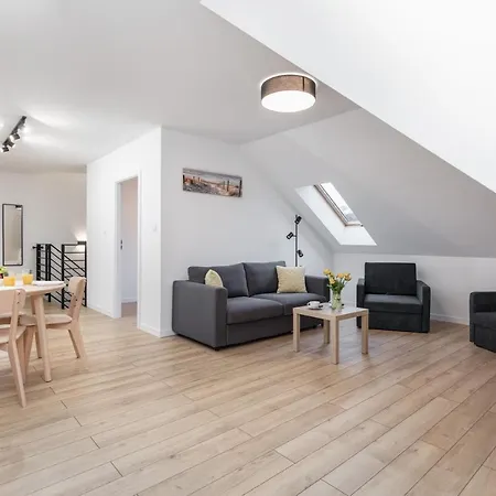 Morskie Oko By Renters アパート ミエンジズドロイェ